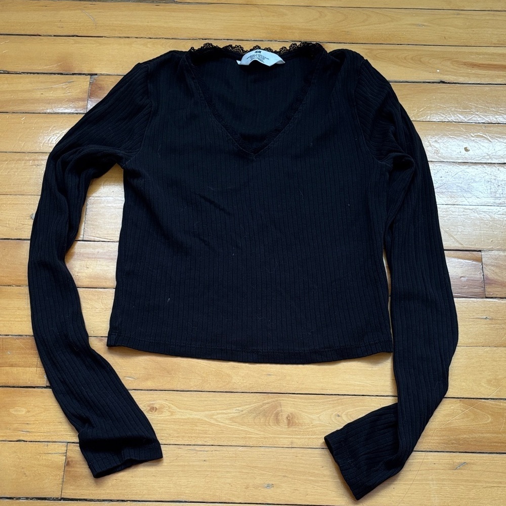 🎉4/30$🎉 H&M Black Ribbed Long Sleeve V-Neck Top